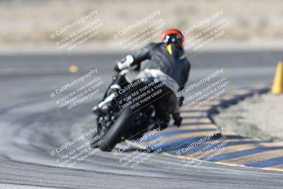 media/Dec-01-2025-Moto Forza (Mon) [[2daa91e15f]]/1-Advanced Group/Session 2 Turn 11 Backside/